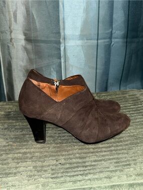 Clarks Dark Brown Suede Ankle Heels with Side Zip